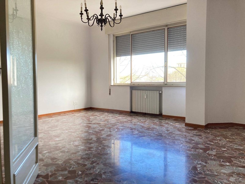 Appartamento in Vendita a Mantova, zona Viali, 210'000€, 155 m²