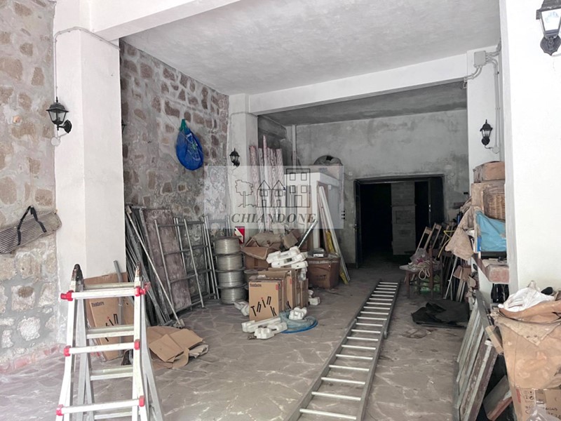 Magazzino in Affitto a Morlupo, 200€, 72 m²