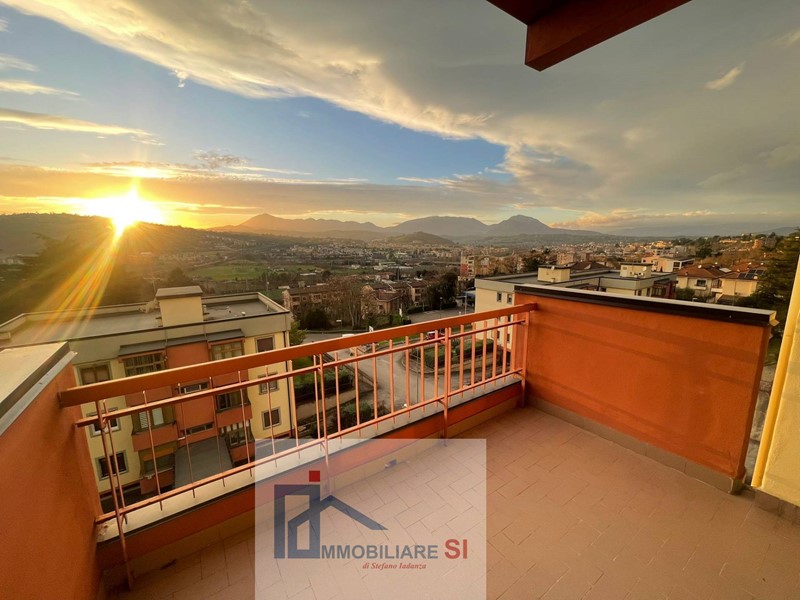 Quadrilocale in Vendita a Benevento, zona Centro, 135'000€, 90 m²