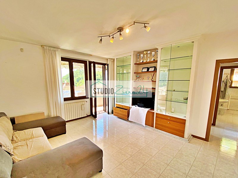 Quadrilocale in Vendita a Montignoso, zona Capanne, 300'000€, 90 m²