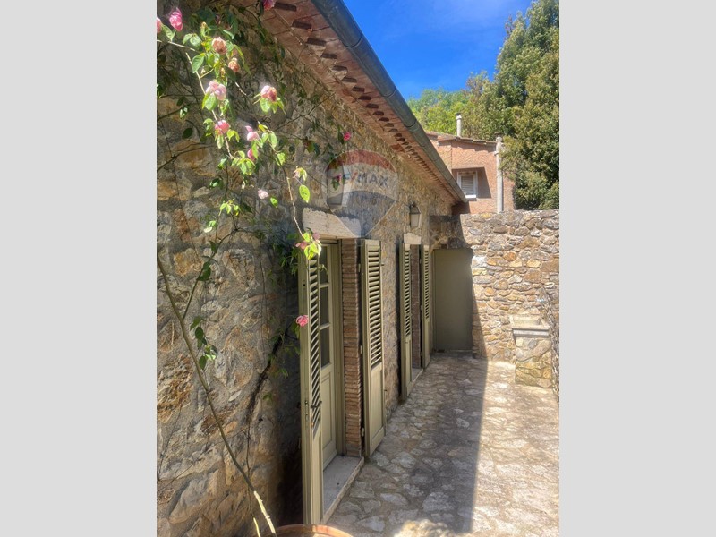 Casa Semi Indipendente in Vendita a Manciano, zona Poderi di Montemerano, 340'000€, 107 m²