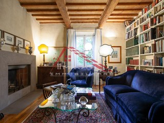 Casa Indipendente in Vendita a San Giuliano Terme, zona Asciano, 600'000€, 250 m²