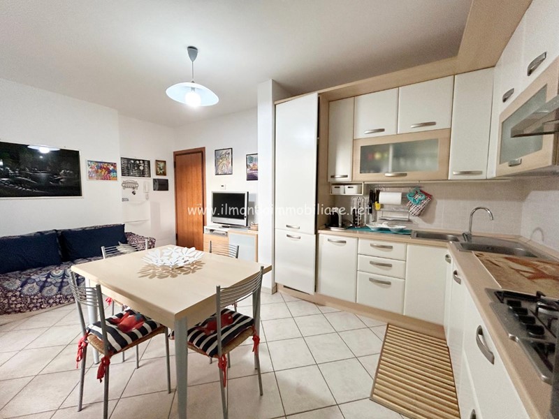 Trilocale in Vendita a Rosignano Marittimo, zona Vada, 198'000€, 60 m², arredato, con Box