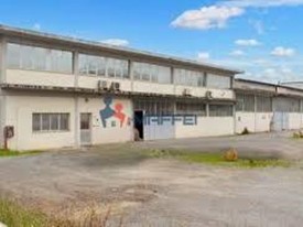 Capannone in Vendita a Camaiore, zona Capezzano Pianore, 490'000€, 480 m²