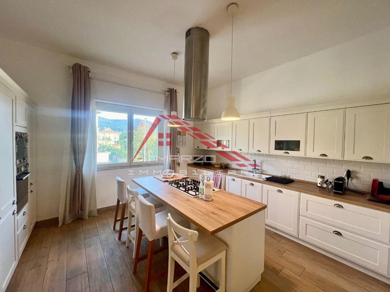 Appartamento in Vendita a Cascina, zona San Frediano a Settimo, 305'000€, 122 m², arredato