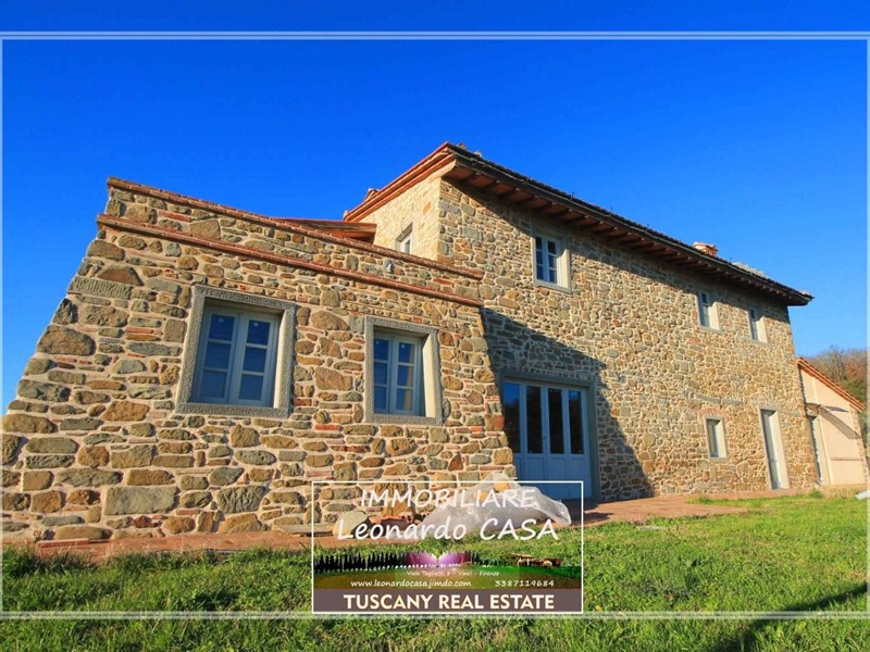 Casale in Vendita a Vinci, 780'000€, 300 m²
