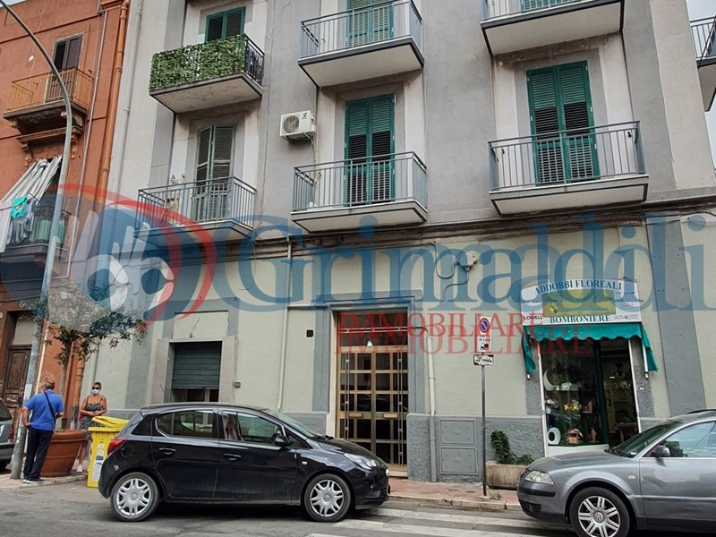Negozio in Vendita a Taranto, 35'000€, 95 m²