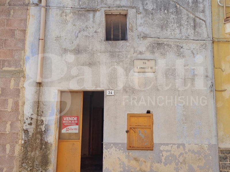 Casa Indipendente in Vendita a Taurisano, 19'000€, 70 m²