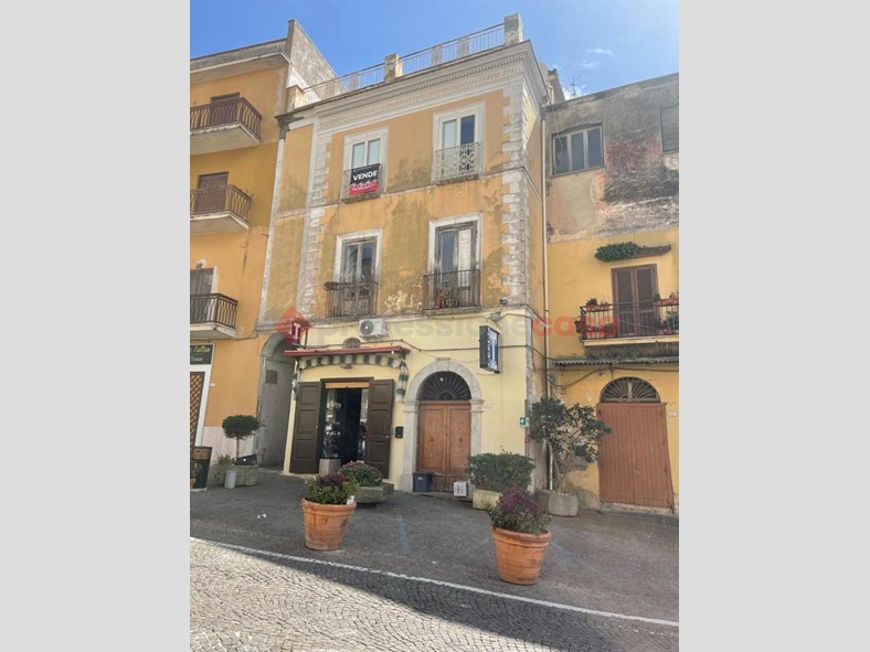 Negozio in Vendita a Minturno, 55'000€, 40 m²