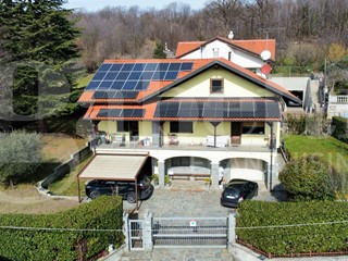 Villa in Vendita a Reano, 445'000€, 351 m²