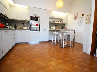 Quadrilocale in Vendita a Rescaldina, 230'000€, 240 m²