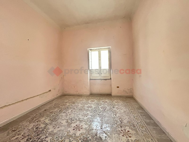 Trilocale in Vendita a Grottaglie, 45'000€, 88 m²