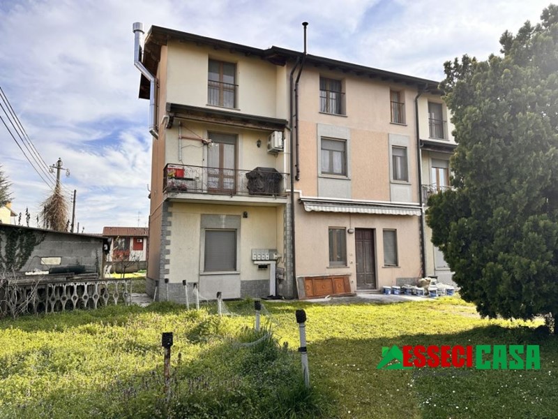 Quadrilocale in Vendita a Casirate d'Adda, 190'000€, 150 m²