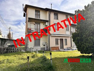 Quadrilocale in Vendita a Casirate d'Adda, 190'000€, 150 m²