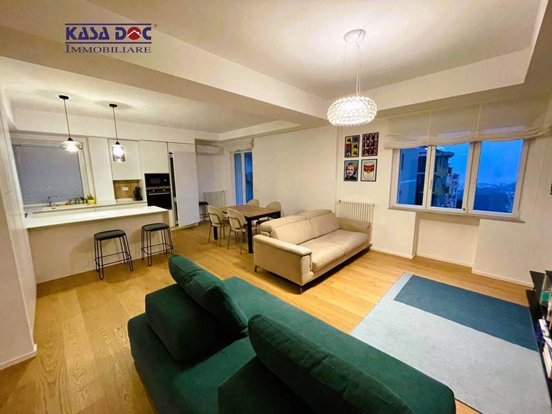 Quadrilocale in Vendita a Catanzaro, zona S. Leonardo, 255'000€, 120 m²