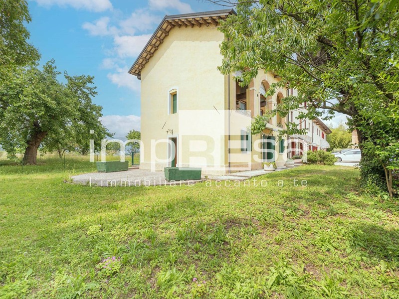 Villetta a schiera in Vendita a Conegliano, zona Ogliano, 453'000€, 200 m²