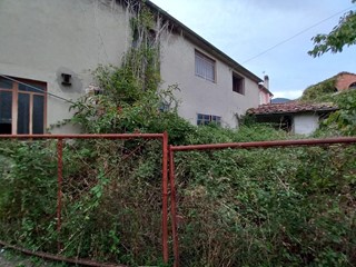 Capannone in Vendita a Capannori, zona Segromigno In Monte, 50'000€, 180 m²