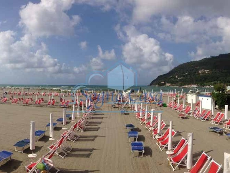 Attico in Vendita a Ameglia, zona Fiumaretta, 103'000&euro;, 45 m², arredato