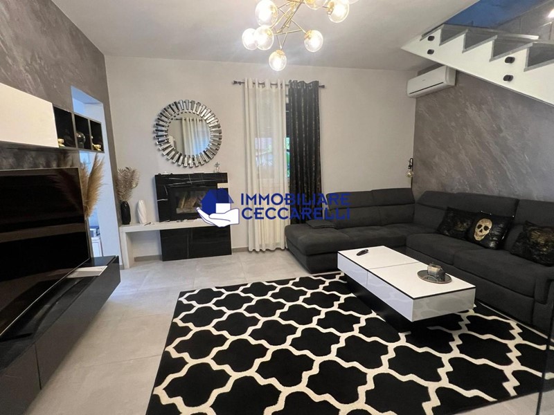 Villa in Affitto a Massa, 4'500€, 140 m², arredato