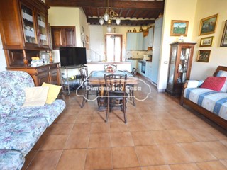 Casa Indipendente in Vendita a Capannori, zona Vorno, 195'000€, 170 m², con Box