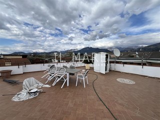 Quadrilocale in Vendita a Massa, zona Marina di Massa, 230'000&euro;, 75 m², arredato