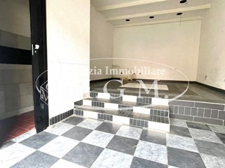 Negozio in Affitto a Ponsacco, 400€, 30 m²