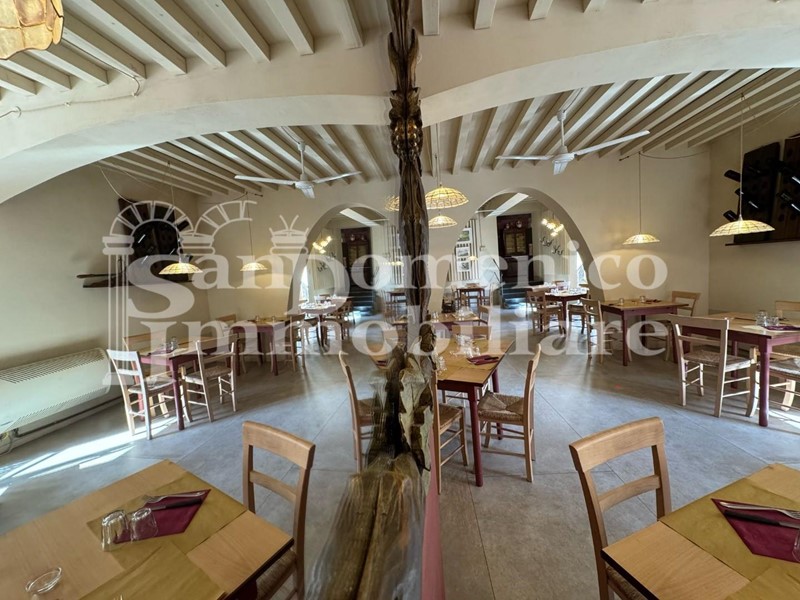 Attività commerciale in Vendita a Calci, zona Montemagno, 98'000€, 170 m²