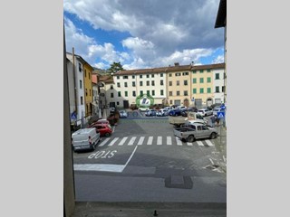 Appartamento in Vendita a Buggiano, zona Borgo a Buggiano, 98'000€, 120 m²