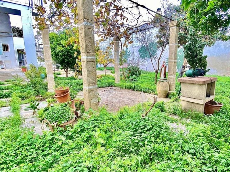 Villetta a schiera in Vendita a Lecce, 210'000€, 200 m², con Box