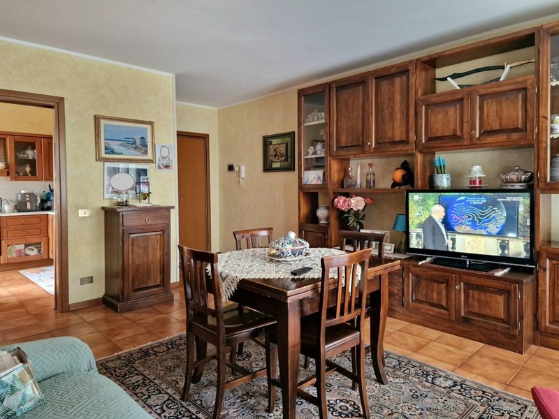 Appartamento in Vendita a Massa, zona Mirteto, 220'000€, 100 m², con Box