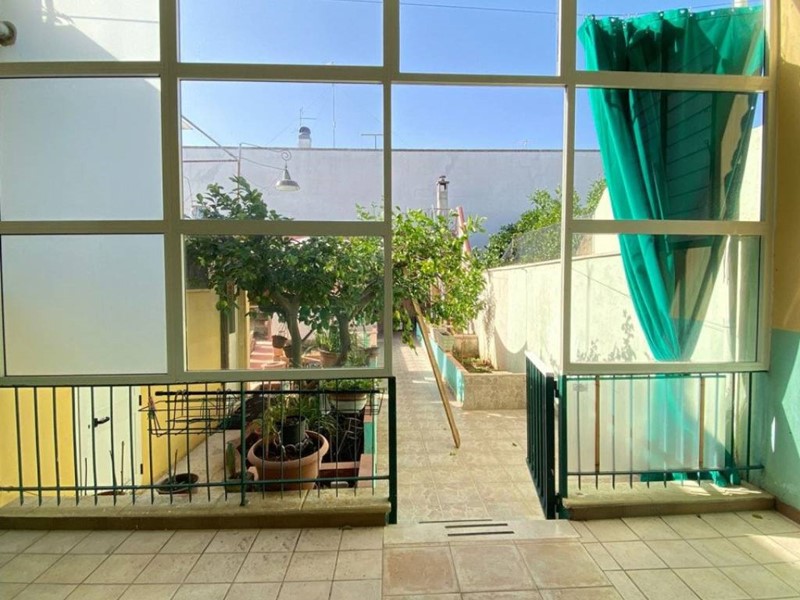 Villa bifamiliare in Vendita a Monteroni di Lecce, 190'000€, 225 m², con Box