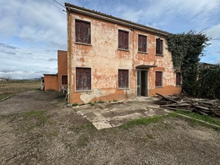 Casale in Vendita a Noventa Vicentina, 59'000€, 240 m²