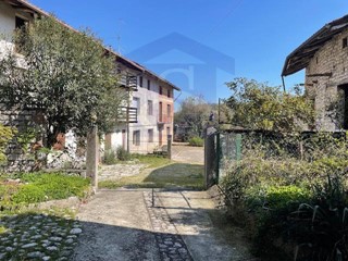 Casale in Vendita a Polcenigo, 85'000€, 230 m²