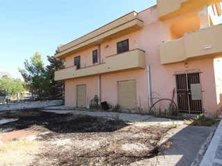 Magazzino in Vendita a Casteldaccia, 65'000€, 210 m²