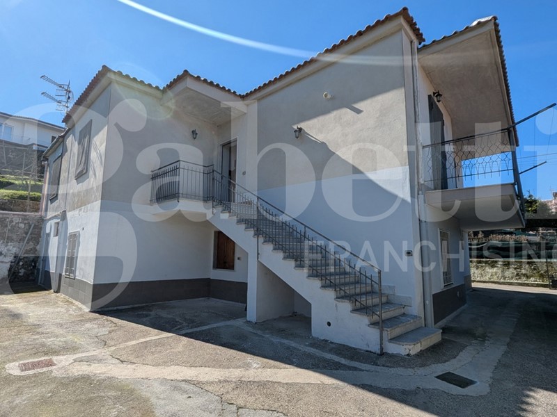 Quadrilocale in Vendita a Bacoli, 189'000€, 140 m²