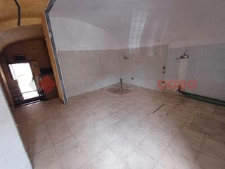 Negozio in Vendita a Ceprano, 58'000€, 165 m²