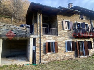 Casale in Vendita a Torre Pellice, 188'000€, 145 m²