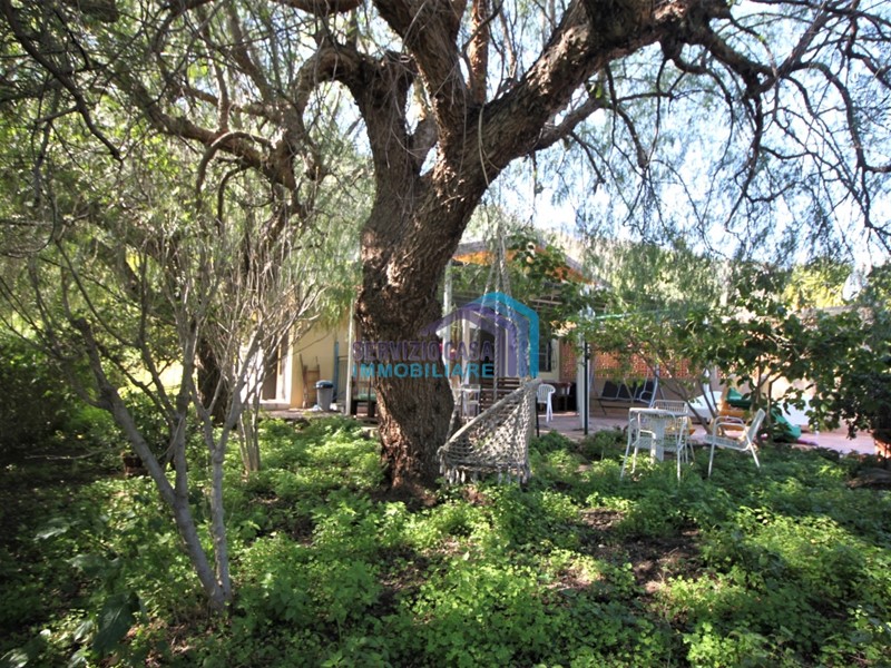 Villa in Vendita a Letojanni, 384'000€, 300 m²