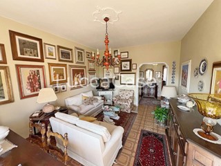 Appartamento in Vendita a Lucca, zona San Donato, 195'000€, 108 m², con Box