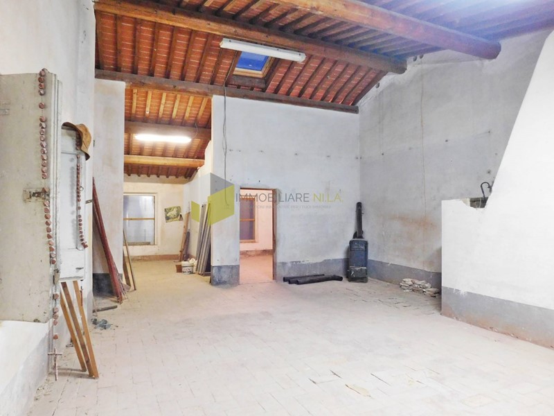 Casa Indipendente in Vendita a San Giuliano Terme, 220'000€, 275 m², con Box