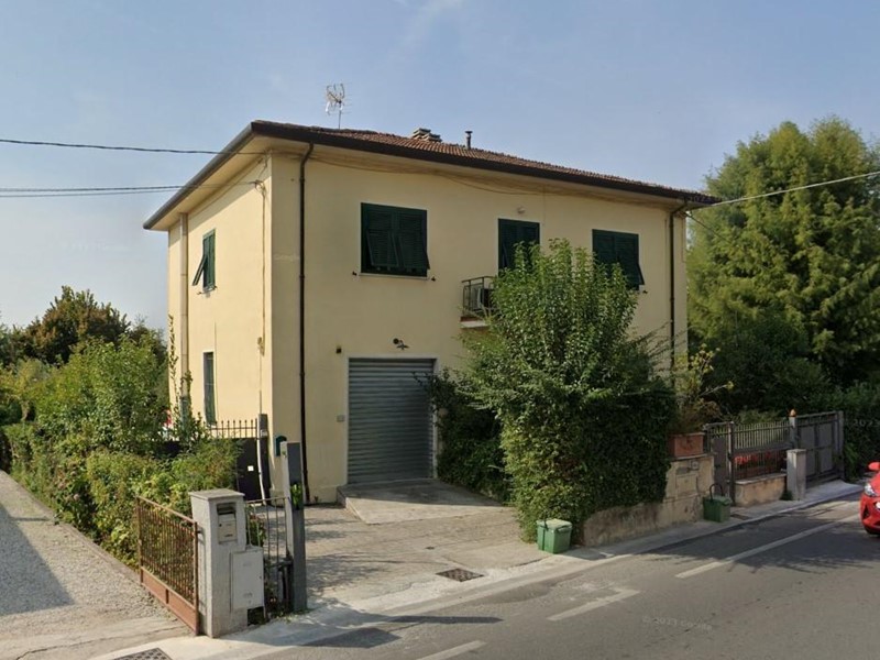 Quadrilocale in Vendita a Camaiore, zona Capezzano Pianore, 132'750€, 129 m²
