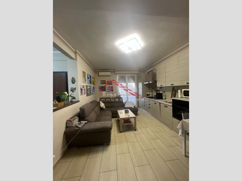 Quadrilocale in Vendita a Pontedera, 200'000€, 100 m², con Box