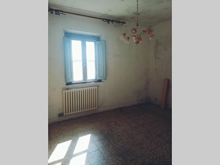 Casa Indipendente in Vendita a Cascina, zona Pettori, 165'000€, 175 m², con Box