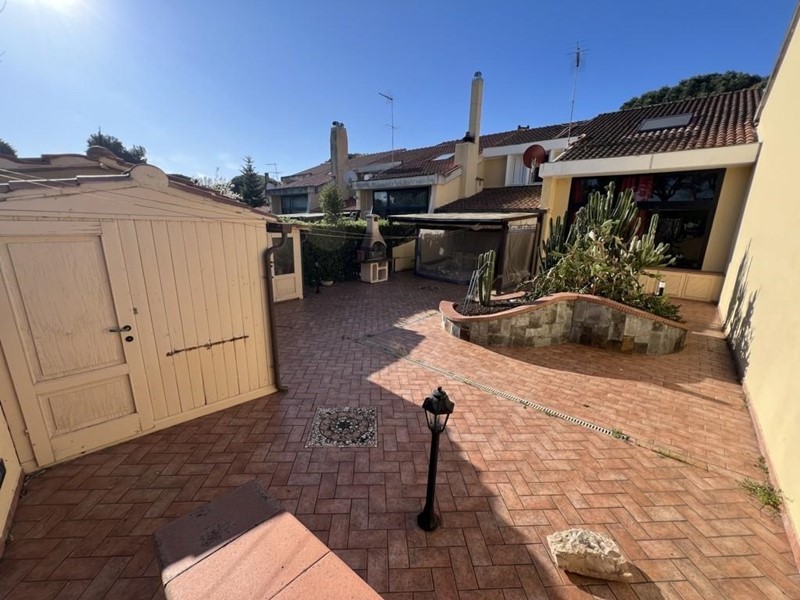 Villetta a schiera in Vendita a Cecina, zona San Pietro In Palazzi, 455'000€, 195 m², arredato, con Box