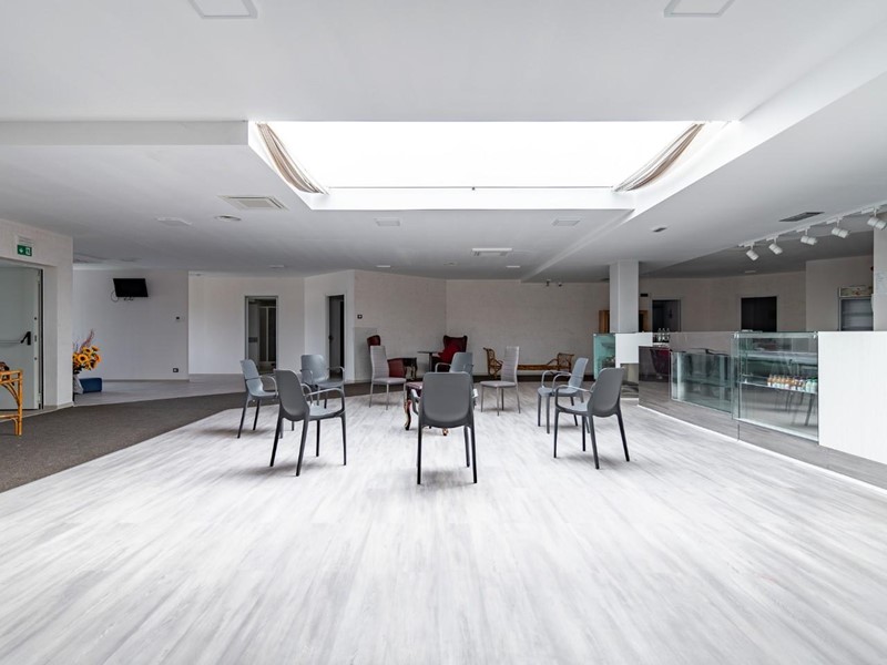 Capannone in Vendita a Empoli, 495'000€, 850 m²