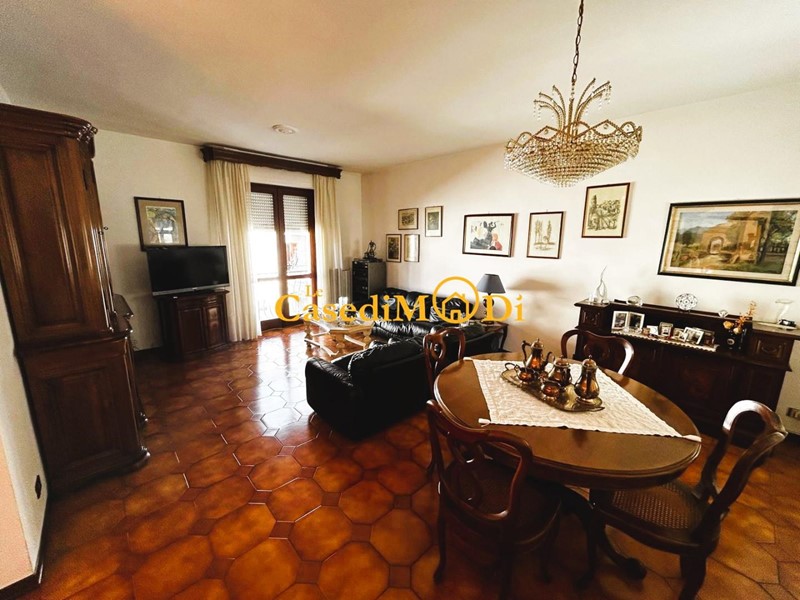 Casa Semi Indipendente in Vendita a Rosignano Marittimo, zona Gabbro, 240'000€, 157 m², con Box