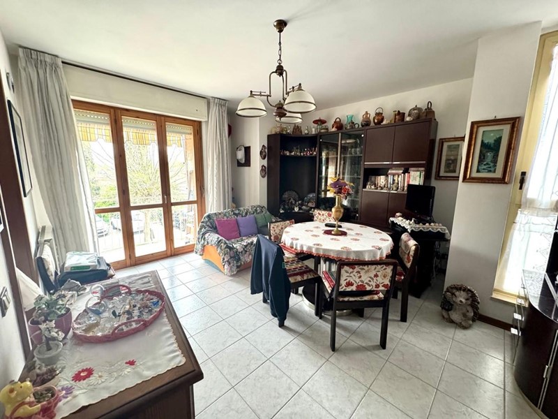 Quadrilocale in Vendita a Siena, zona Taverne D'arbia, 180'000€, 70 m², arredato, con Box