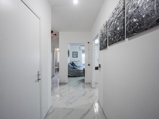 Villetta a schiera in Vendita a San Prospero, zona San Lorenzo, 210'000€, 113 m², con Box