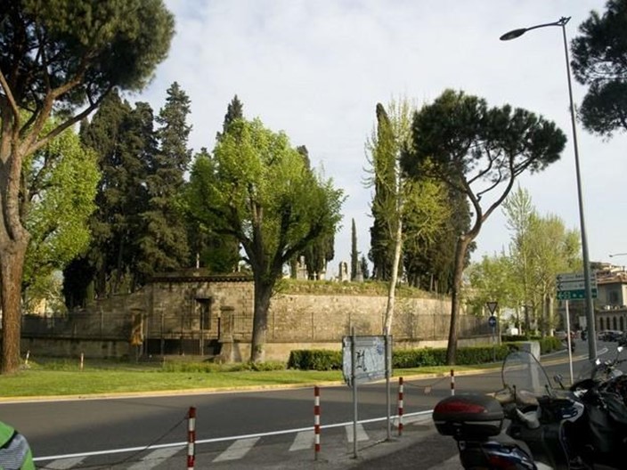 Attico in Vendita a Firenze, 2'300'000€, 190 m², arredato, con Box