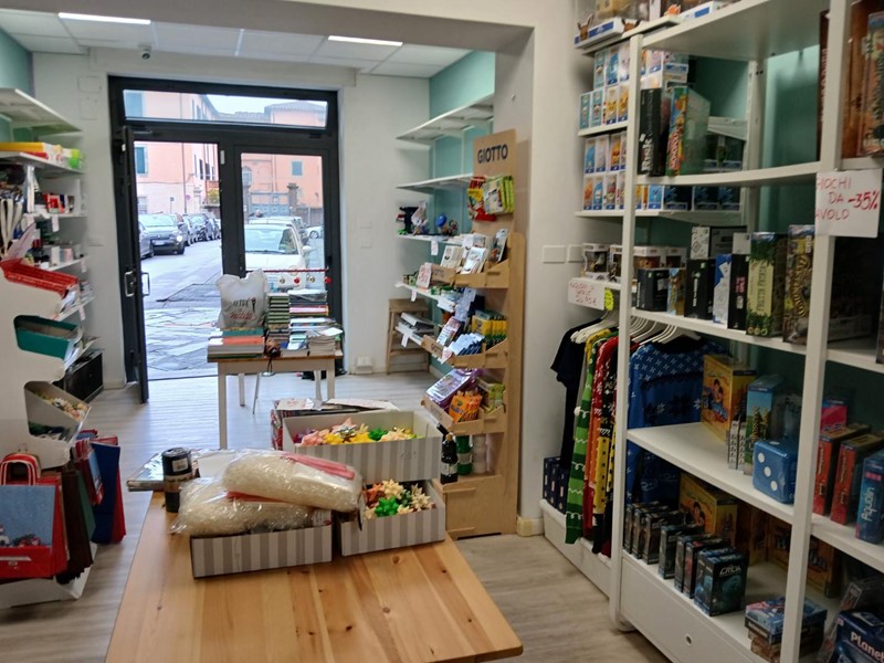 Negozio in Vendita a Pisa, 125'000€, 83 m²